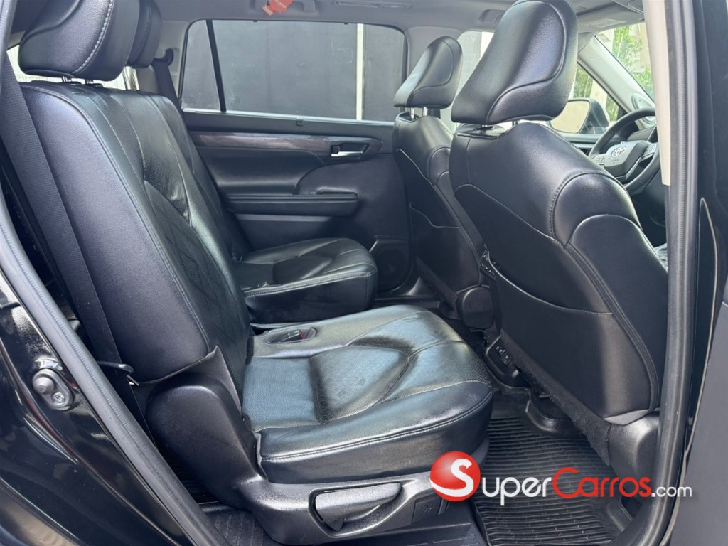 2021 Toyota Highlander Platinum — foto 8 / 12