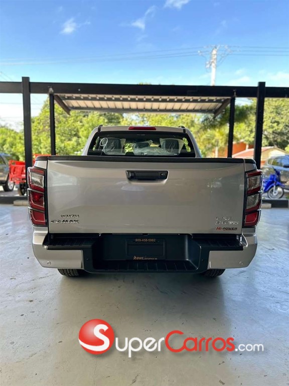 2027 Isuzu DMAX LSE — foto 3 / 6