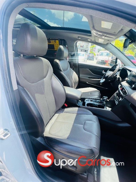 2019 Hyundai Santa Fe Limited — foto 9 / 12