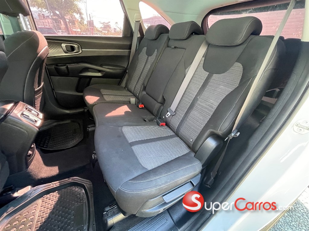 2023 Kia Sorento LX — foto 7 / 12
