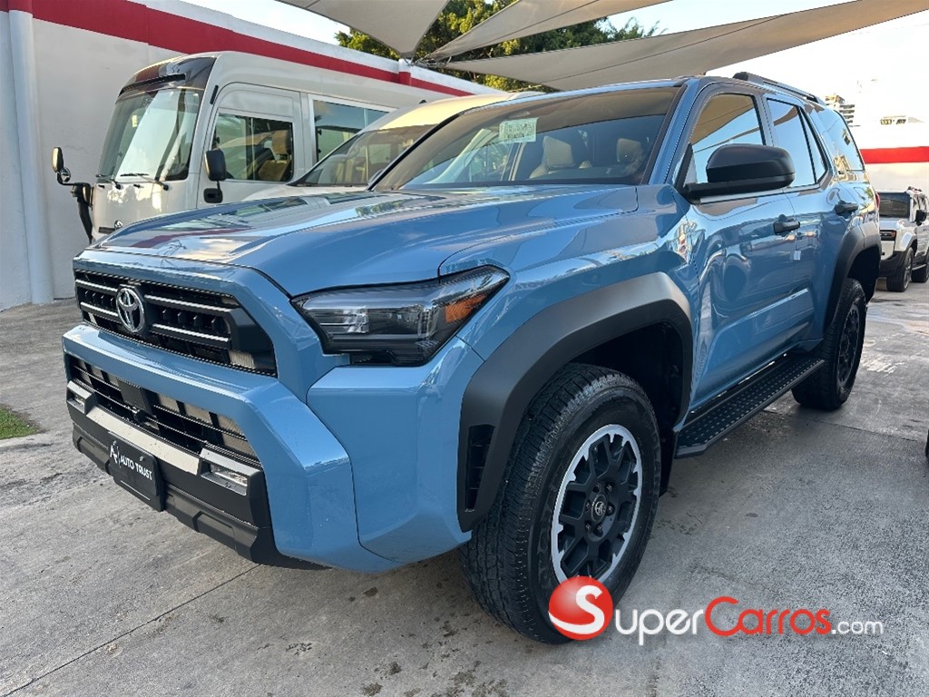 2026 Toyota 4 Runner SR5 — foto 2 / 9