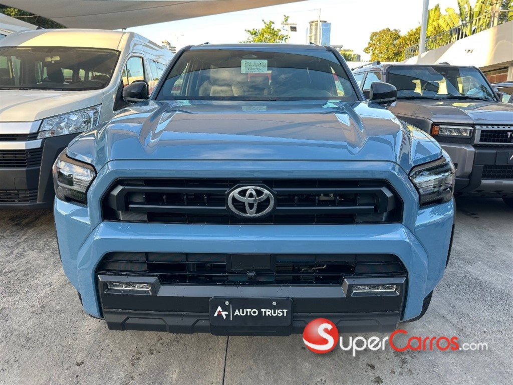 2026 Toyota 4 Runner SR5 — foto 3 / 9