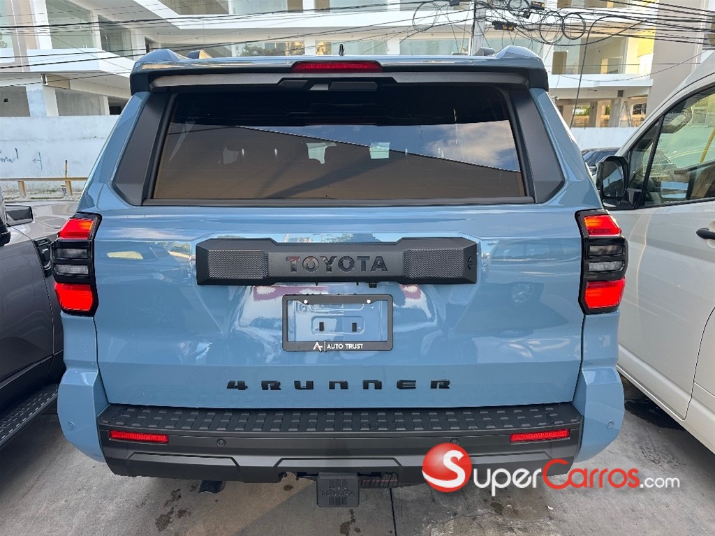 2026 Toyota 4 Runner SR5 — foto 5 / 9