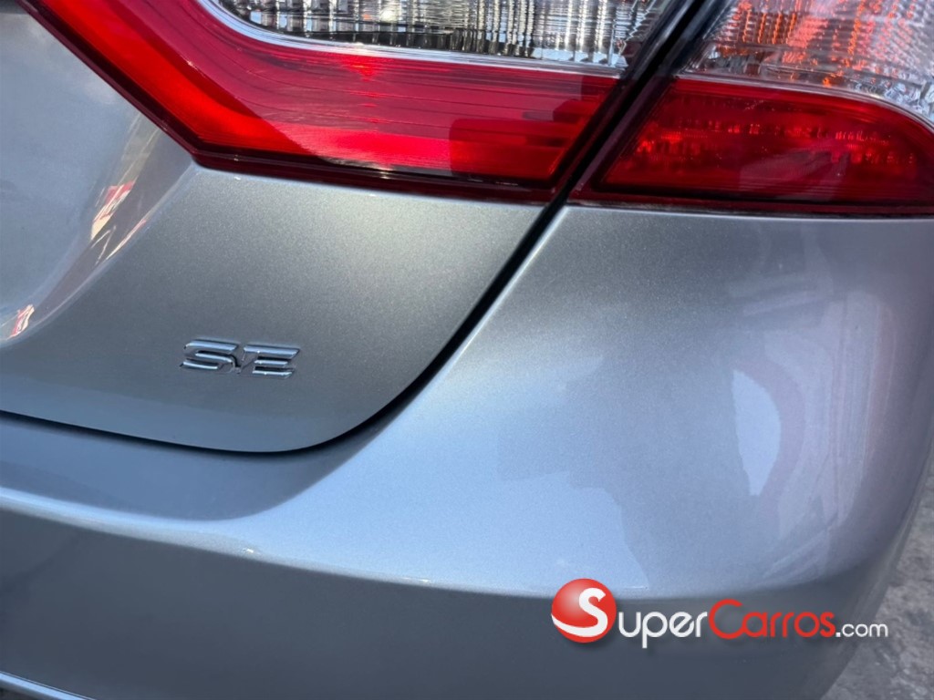 2021 Toyota Camry SE — foto 7 / 10