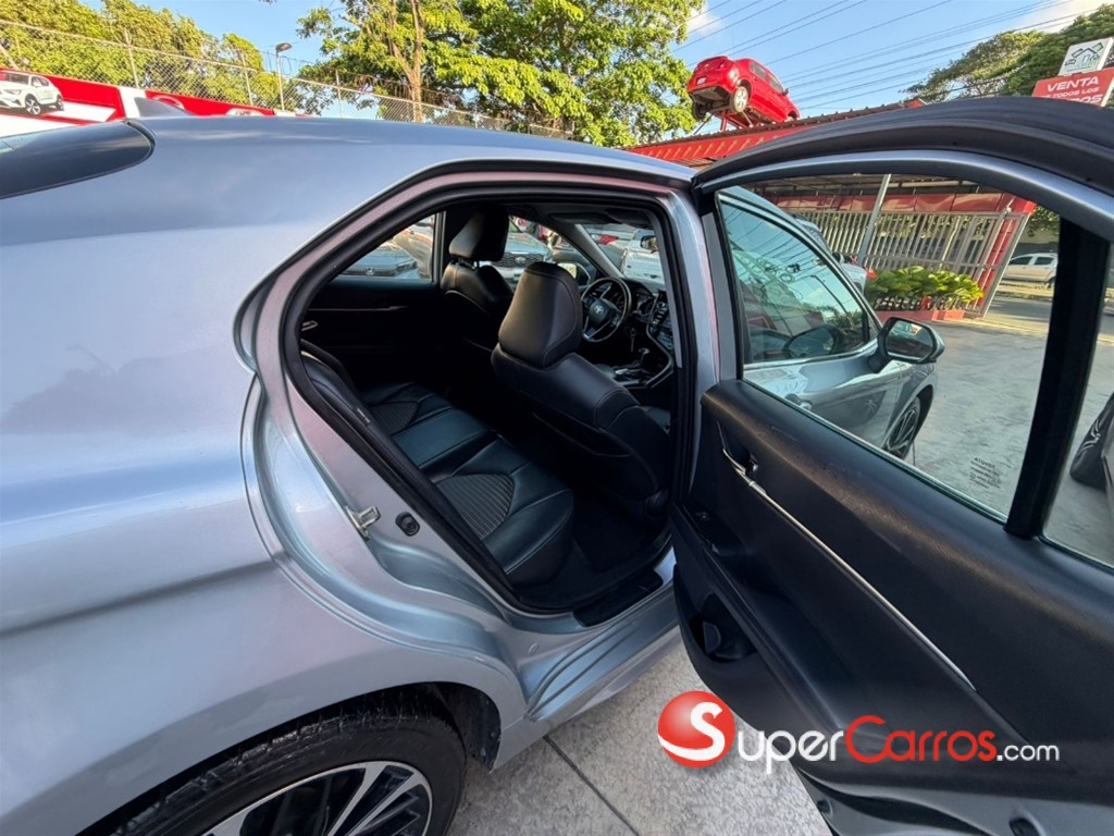 2021 Toyota Camry SE — foto 8 / 10