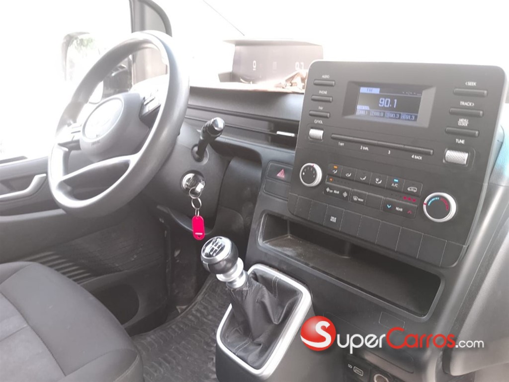 2022 Hyundai Staria — foto 6 / 6