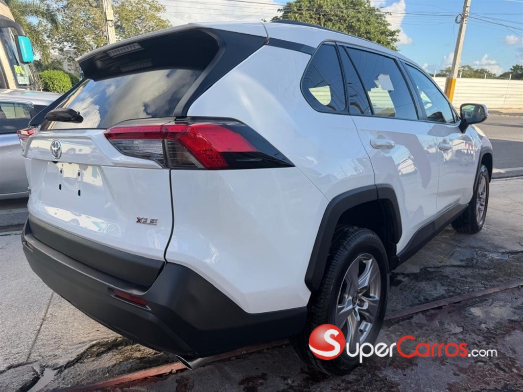 2022 Toyota RAV4 XLE — foto 7 / 12