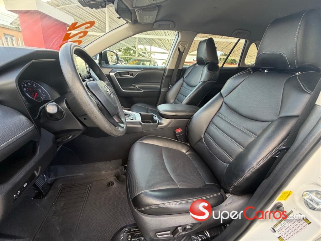 2022 Toyota RAV4 XLE — foto 8 / 12