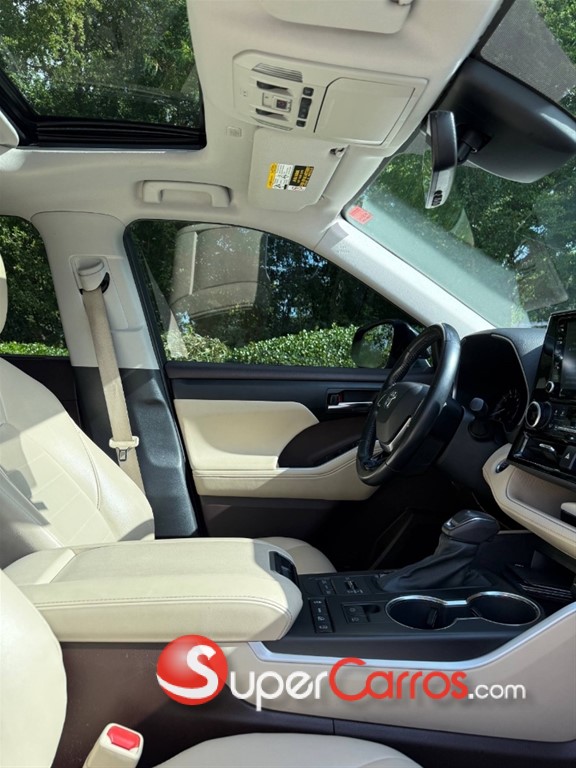 2021 Toyota Highlander XLE — foto 3 / 10