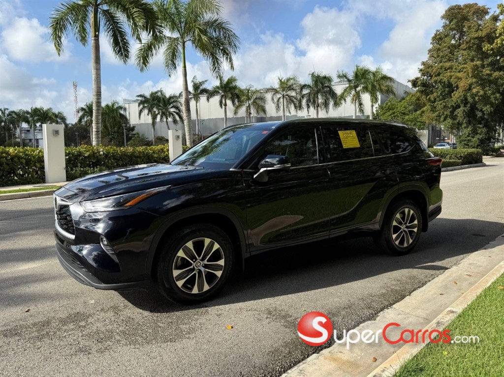 2021 Toyota Highlander XLE — foto 8 / 10