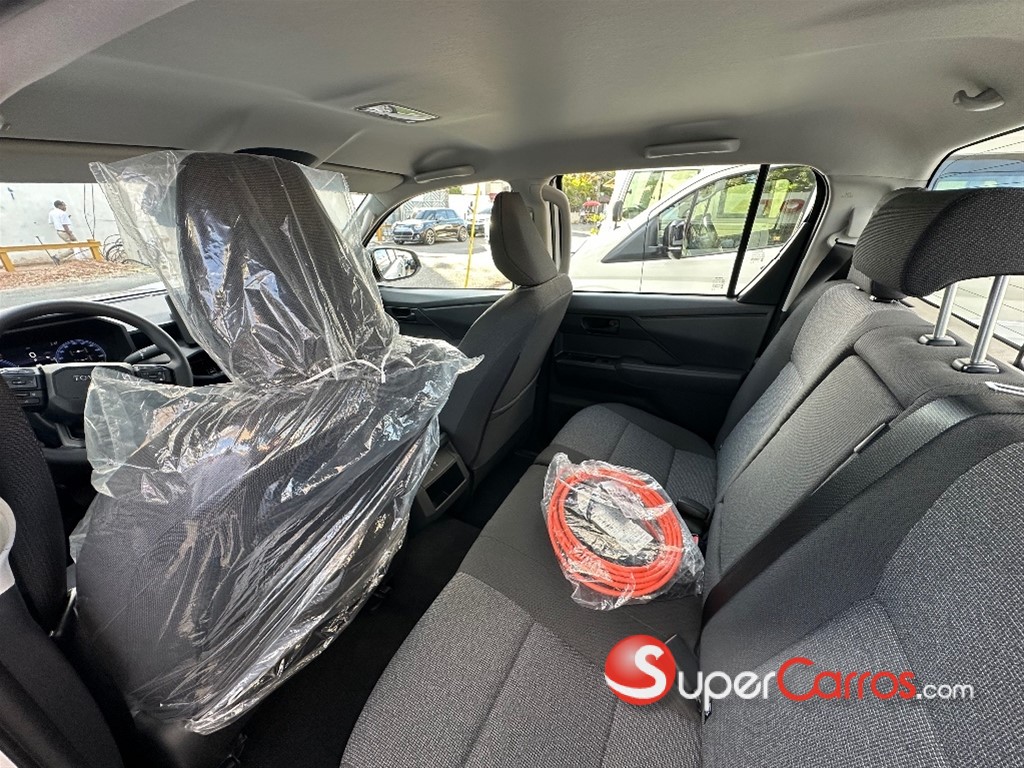 2026 Toyota Hilux LIMITED BEV — foto 8 / 9