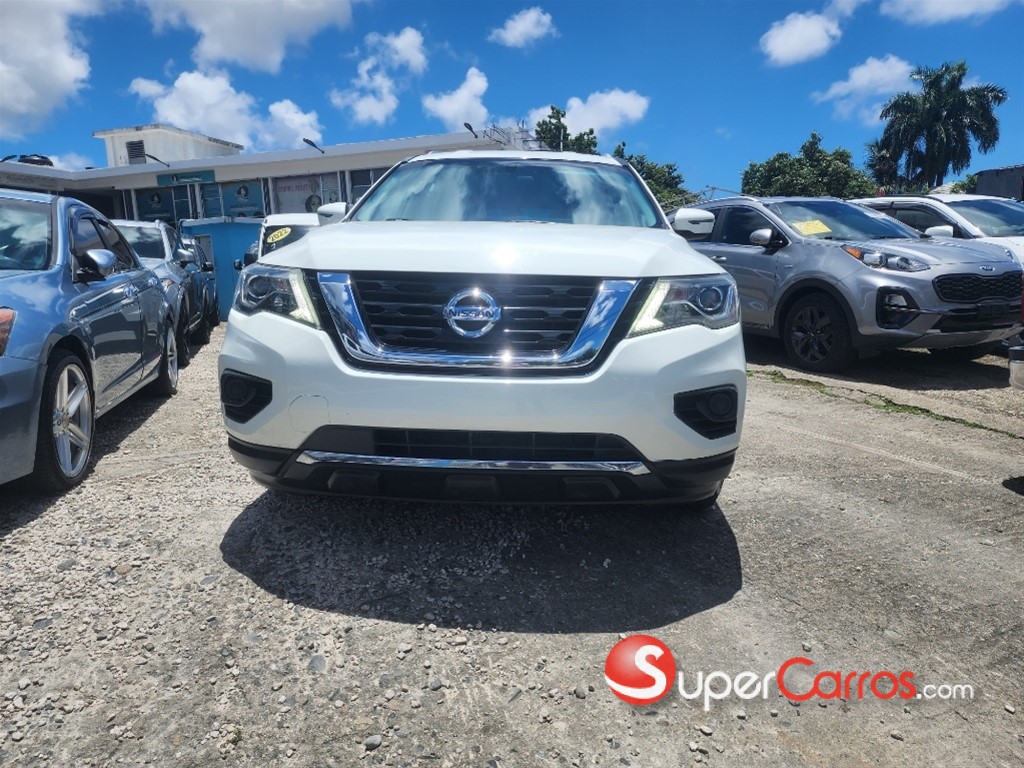 2020 Nissan Pathfinder — foto 3 / 6