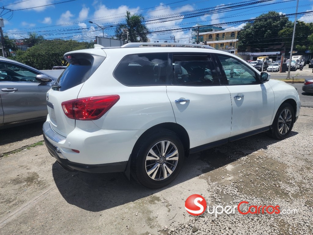 2020 Nissan Pathfinder — foto 4 / 6