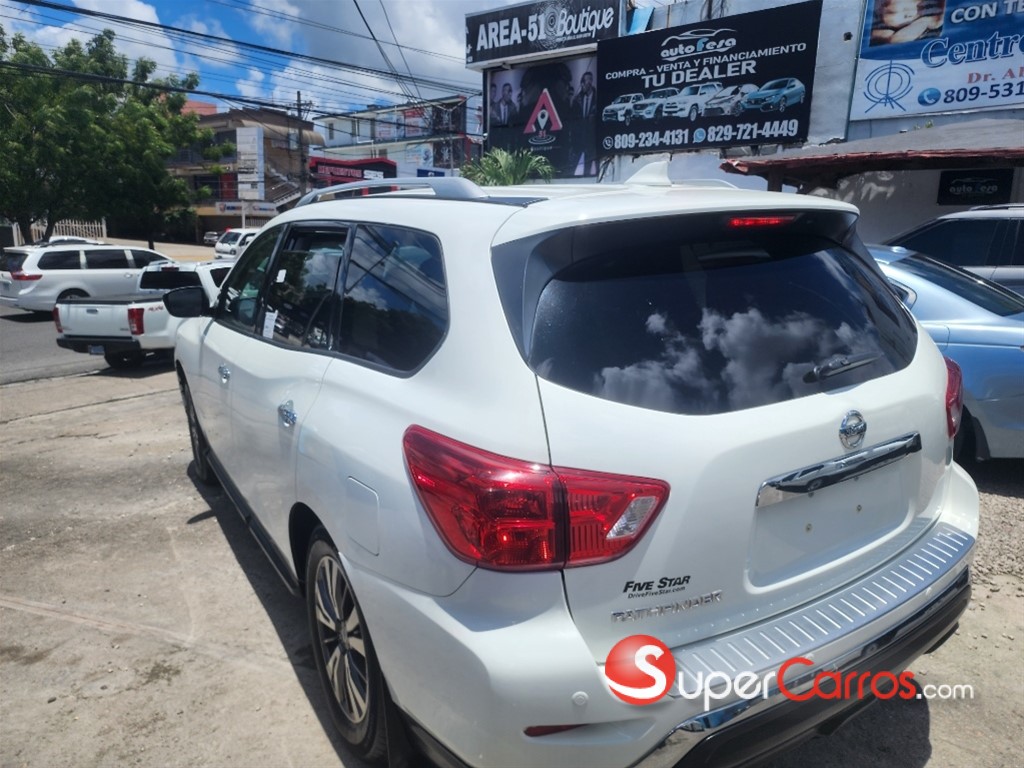 2020 Nissan Pathfinder — foto 6 / 6