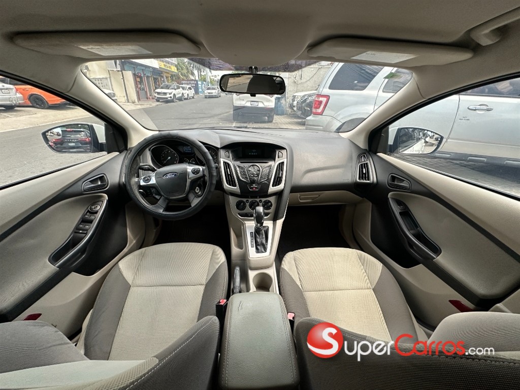2012 Ford Focus SE — foto 3 / 10