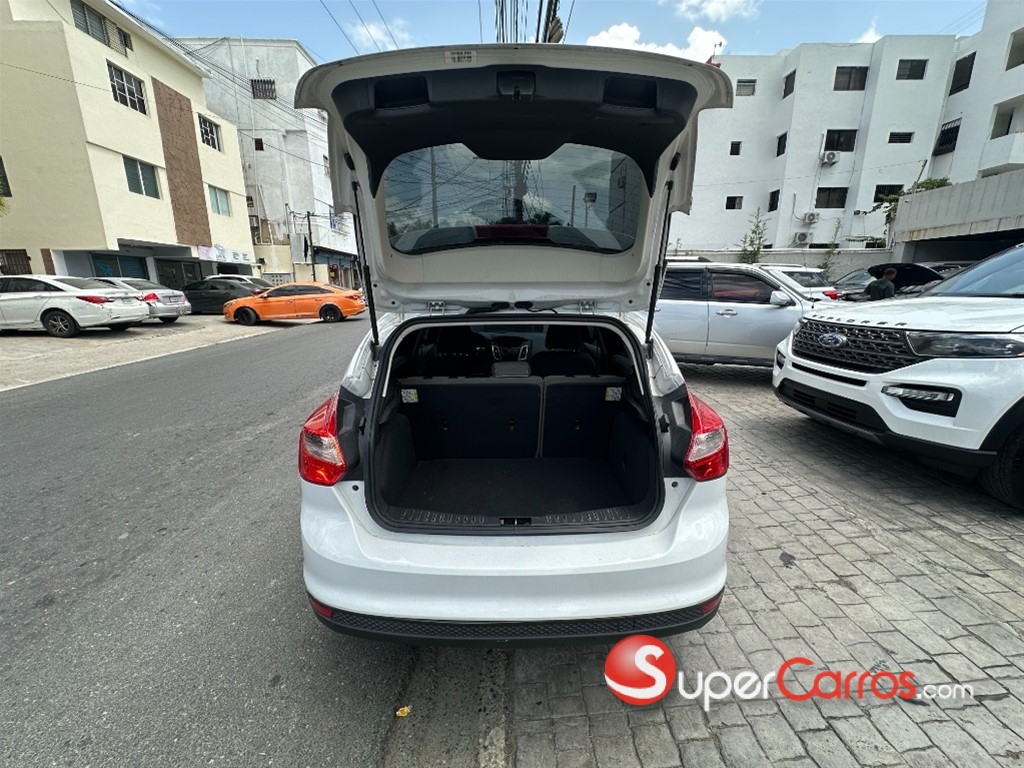 2012 Ford Focus SE — foto 5 / 10