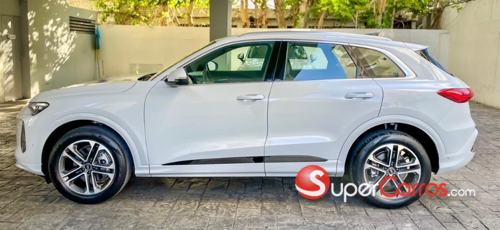 2025 Audi Q5 S-Line — foto 4 / 12