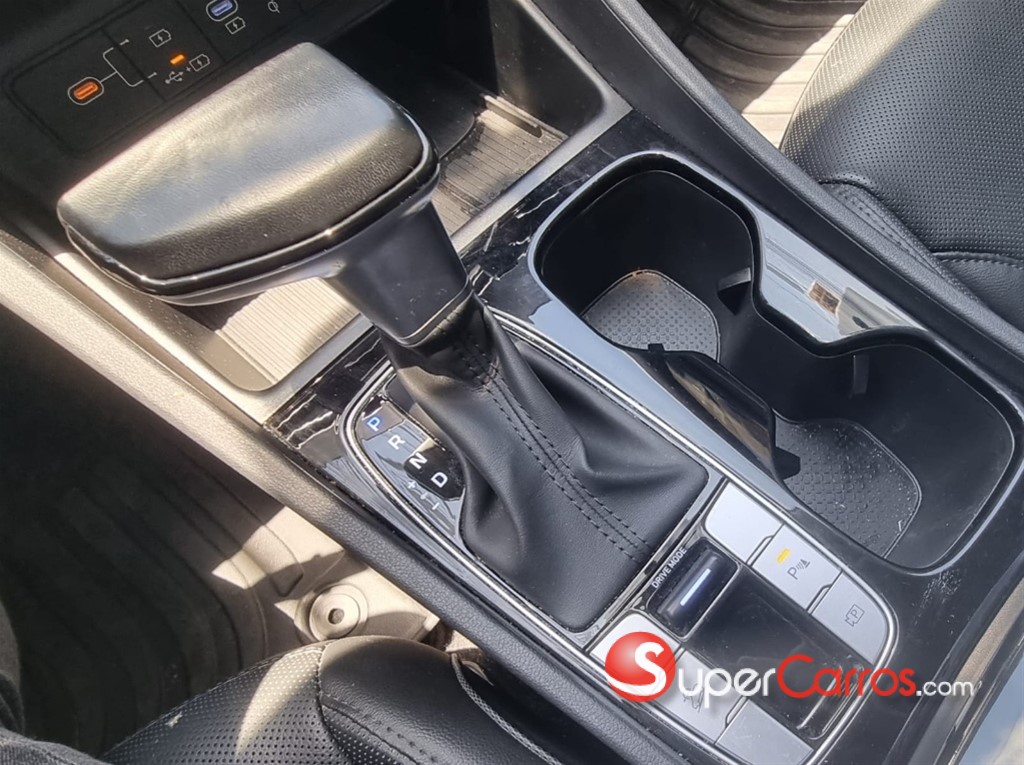 2025 Hyundai Tucson LIMITED — foto 8 / 12