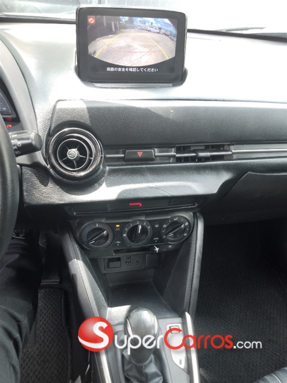 2021 Mazda 2 — foto 8 / 12