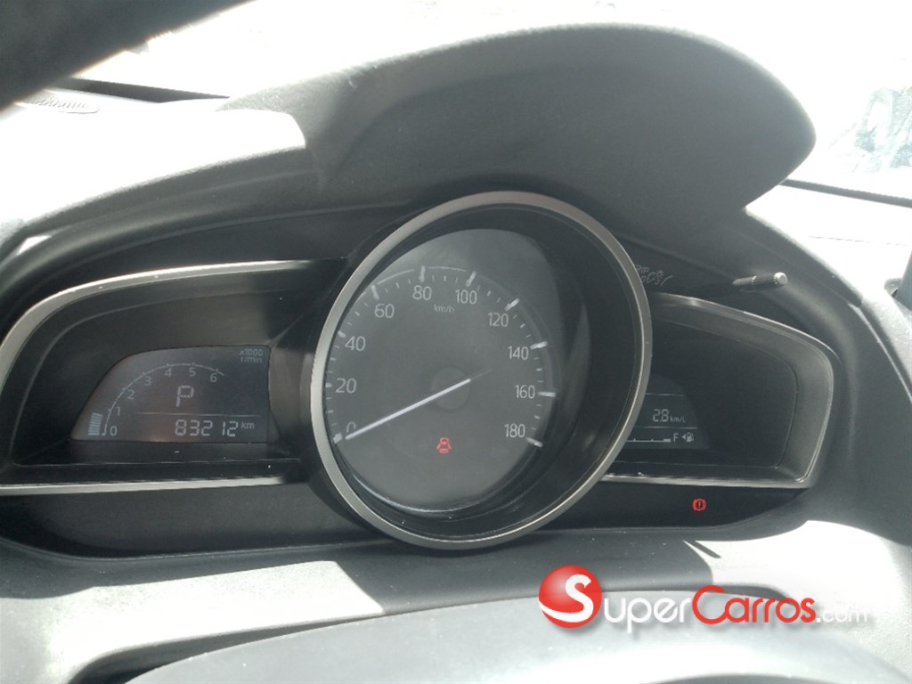 2021 Mazda 2 — foto 10 / 12