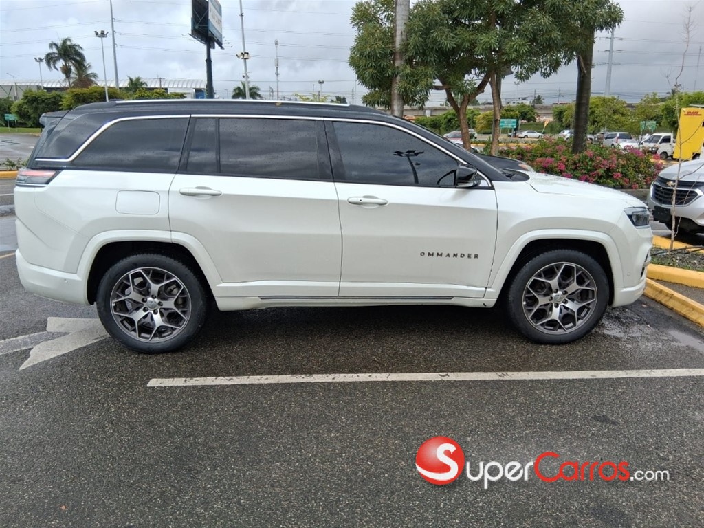2024 Jeep Commander Overland — foto 7 / 12