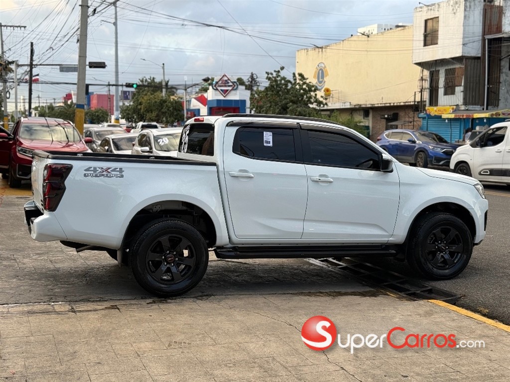 2025 Isuzu DMAX LSE — foto 7 / 12