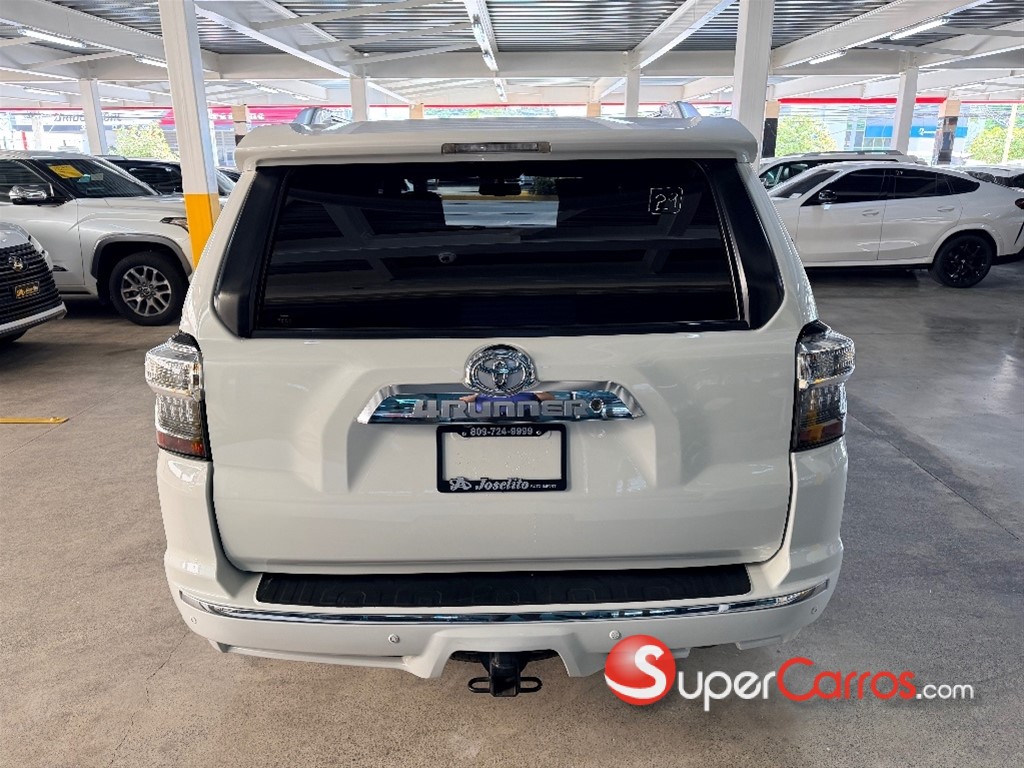 2017 Toyota 4 Runner Limited — foto 6 / 12