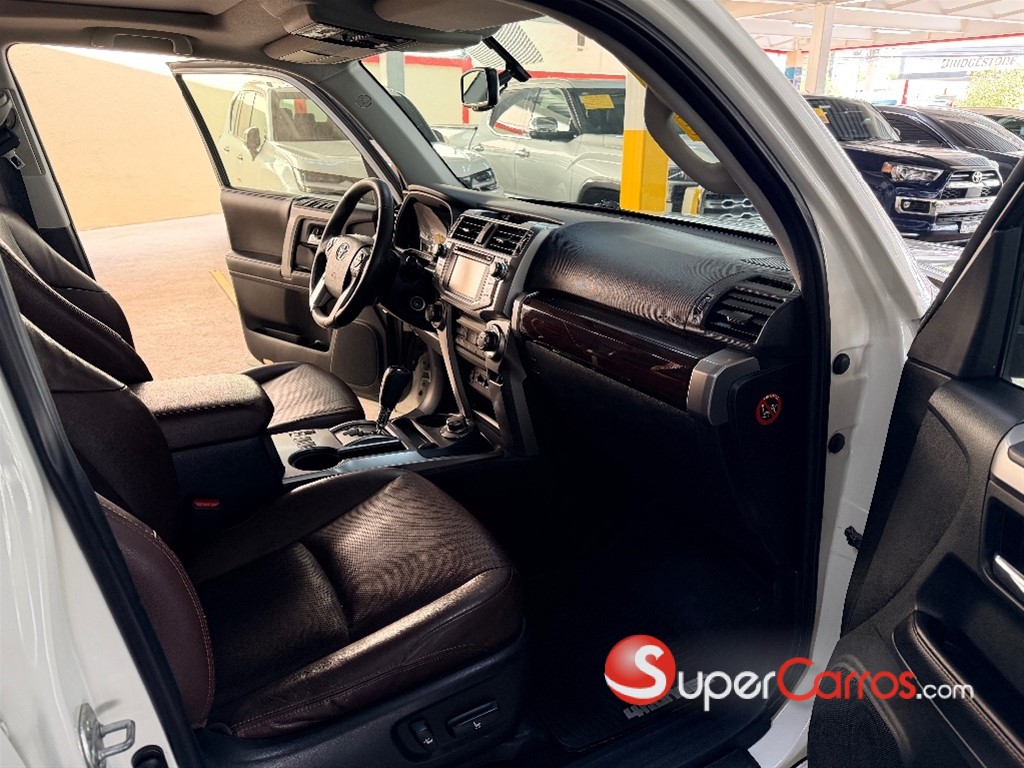 2017 Toyota 4 Runner Limited — foto 7 / 12