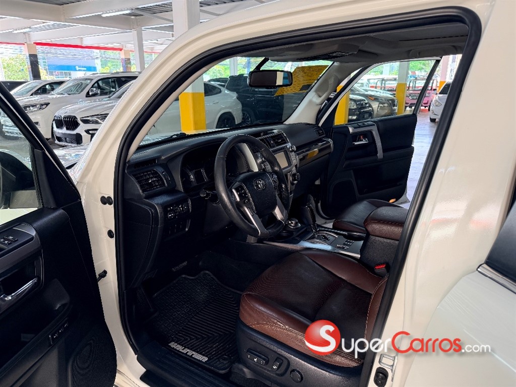 2017 Toyota 4 Runner Limited — foto 11 / 12