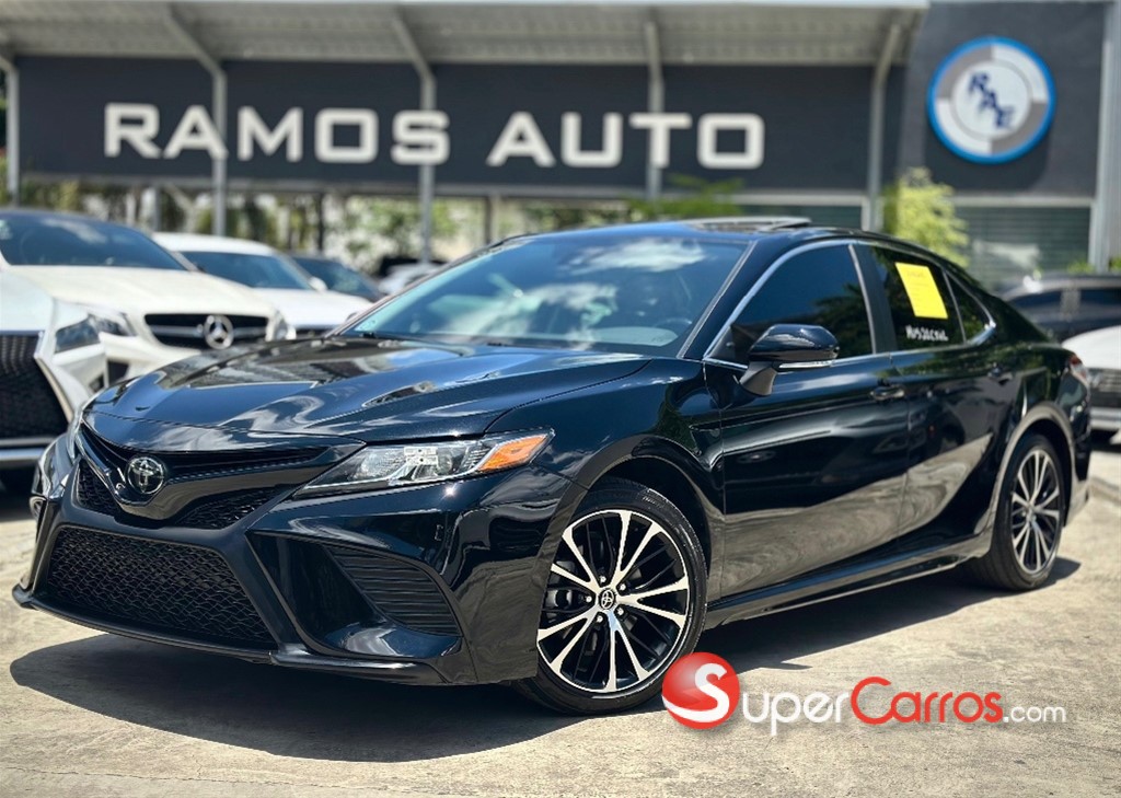 2020 Toyota Camry SE