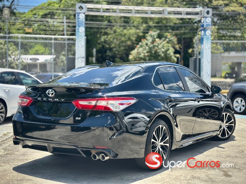 2020 Toyota Camry SE — foto 3 / 12