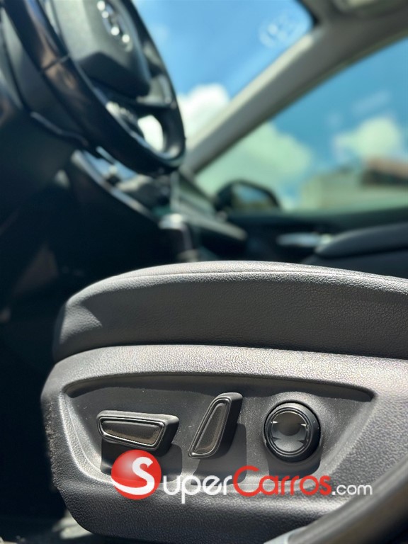 2020 Toyota Camry SE — foto 5 / 12