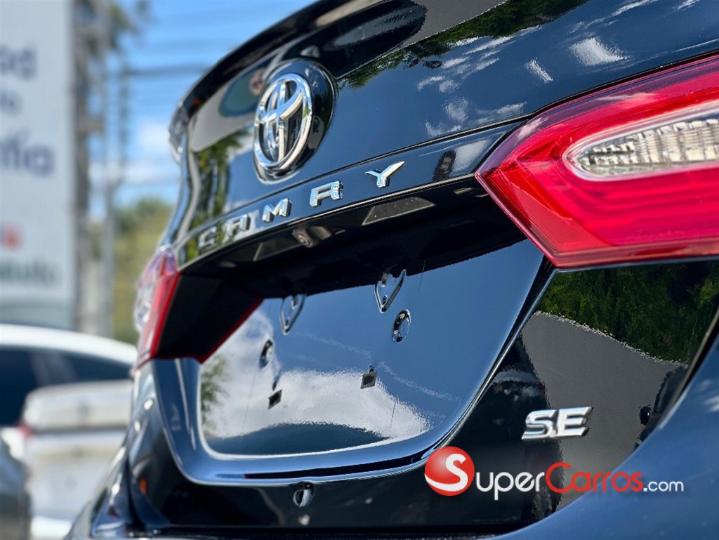2020 Toyota Camry SE — foto 9 / 12