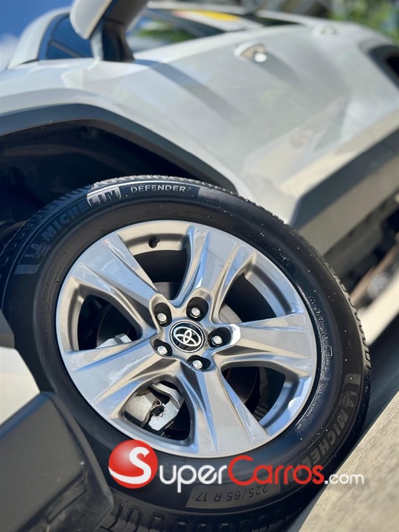 2023 Toyota RAV4 XLE Hybrid — foto 2 / 12