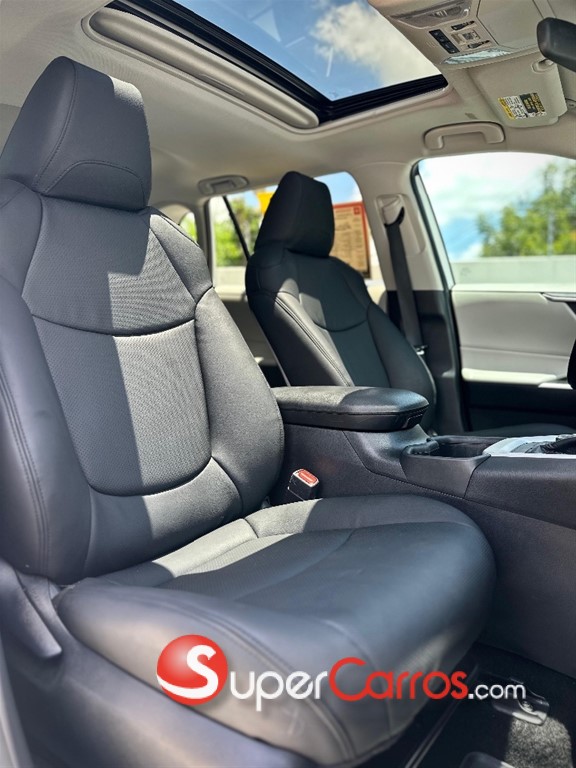 2023 Toyota RAV4 XLE Hybrid — foto 8 / 12