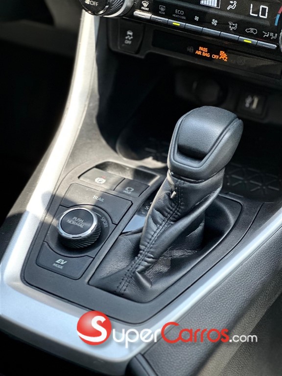 2023 Toyota RAV4 XLE Hybrid — foto 10 / 12
