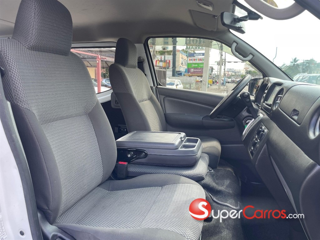 2021 Nissan Caravan — foto 8 / 11