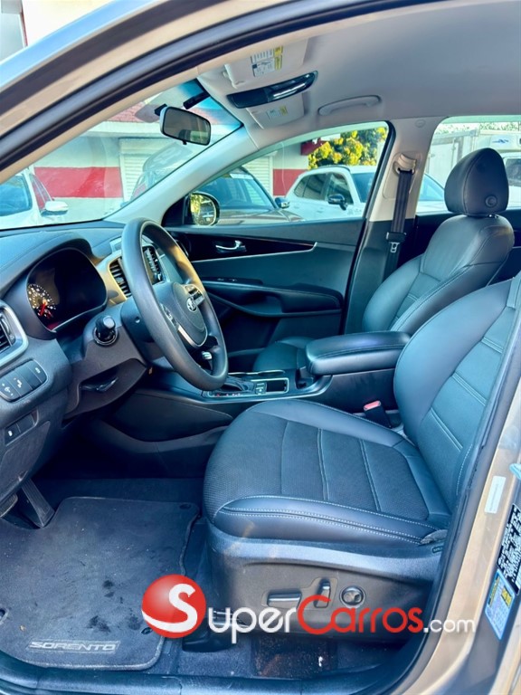 2019 Kia Sorento LX — foto 7 / 9