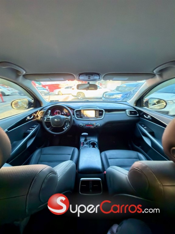 2019 Kia Sorento LX — foto 8 / 9