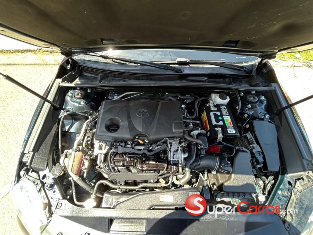 2020 Toyota Camry SE — foto 2 / 9