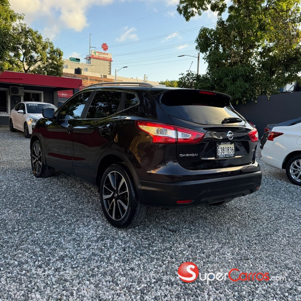 2017 Nissan Qashqai Exclusive — foto 5 / 12