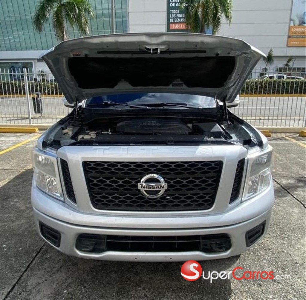 2019 Nissan TITAN — foto 2 / 12