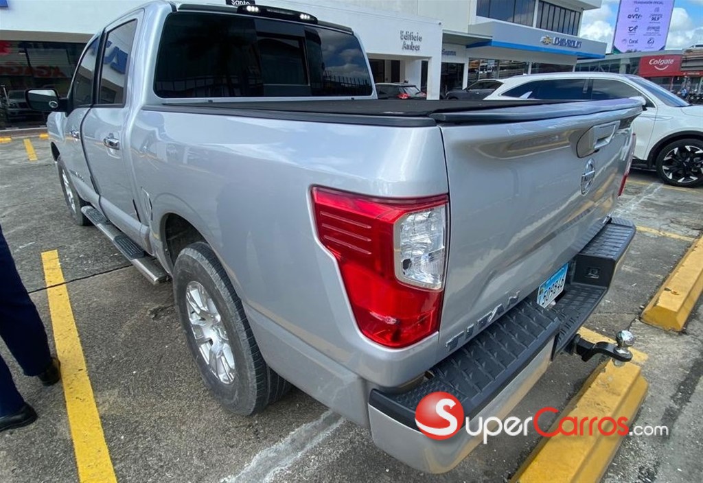 2019 Nissan TITAN — foto 5 / 12