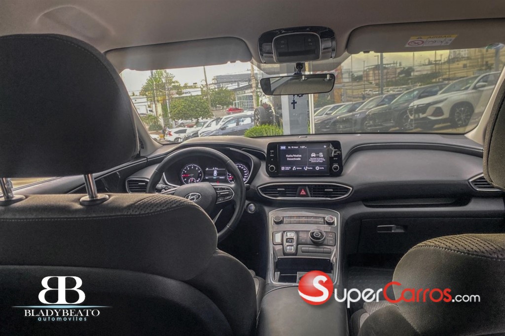 2022 Hyundai Santa Fe SE — foto 2 / 12