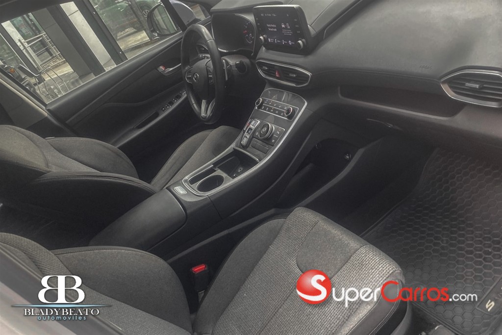 2022 Hyundai Santa Fe SE — foto 6 / 12
