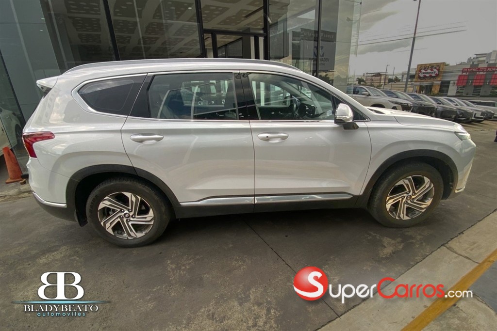 2022 Hyundai Santa Fe SE — foto 7 / 12