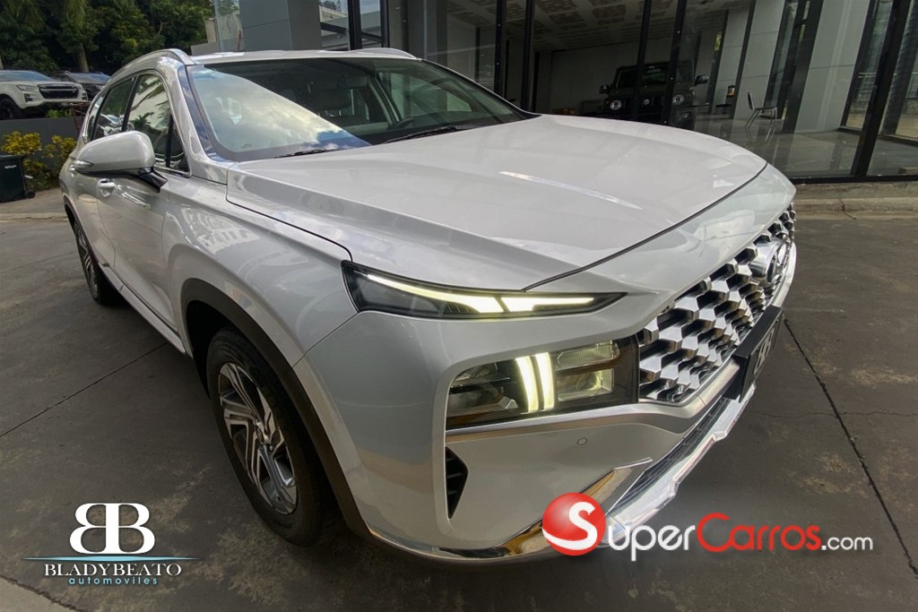 2022 Hyundai Santa Fe SE — foto 9 / 12