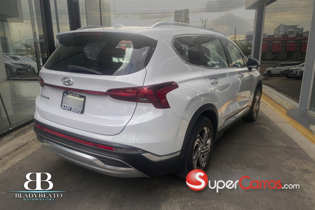 2022 Hyundai Santa Fe SE — foto 10 / 12