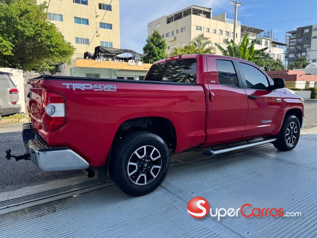 2014 Toyota Tundra SR5 — foto 4 / 10
