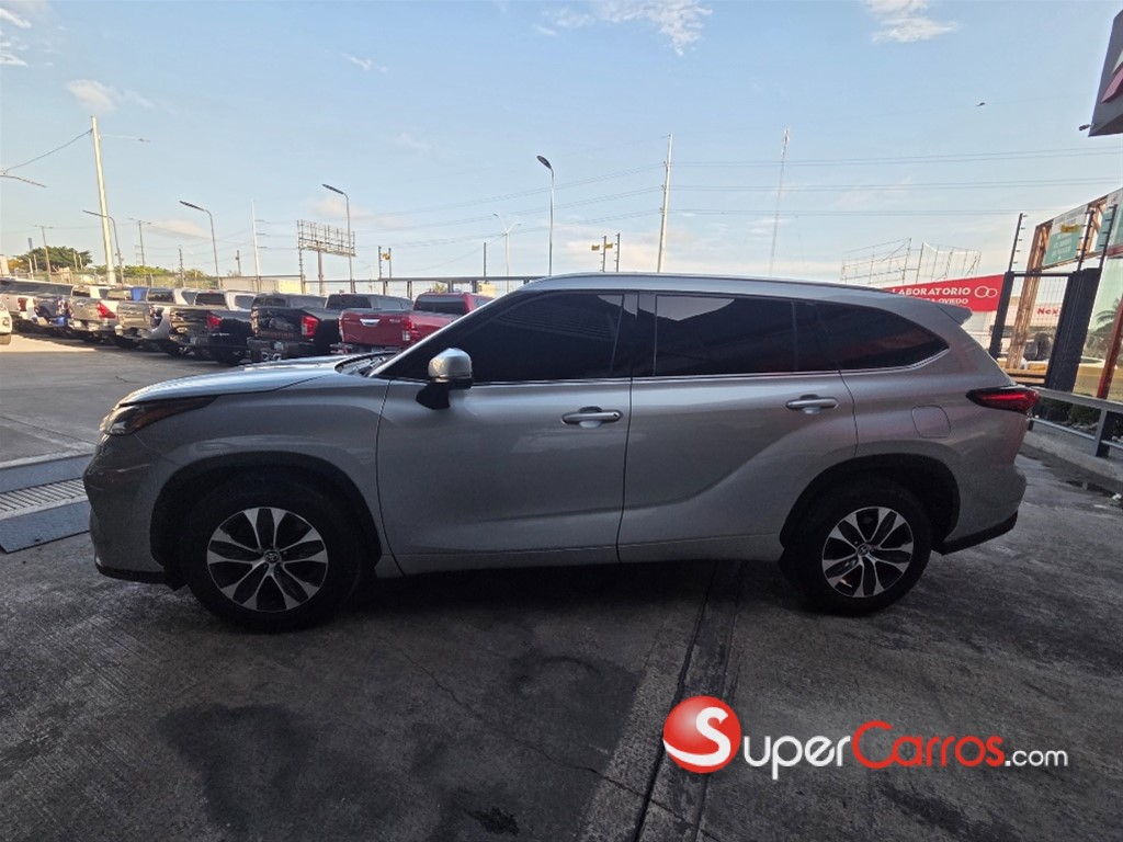 2020 Toyota Highlander XLE — foto 4 / 11